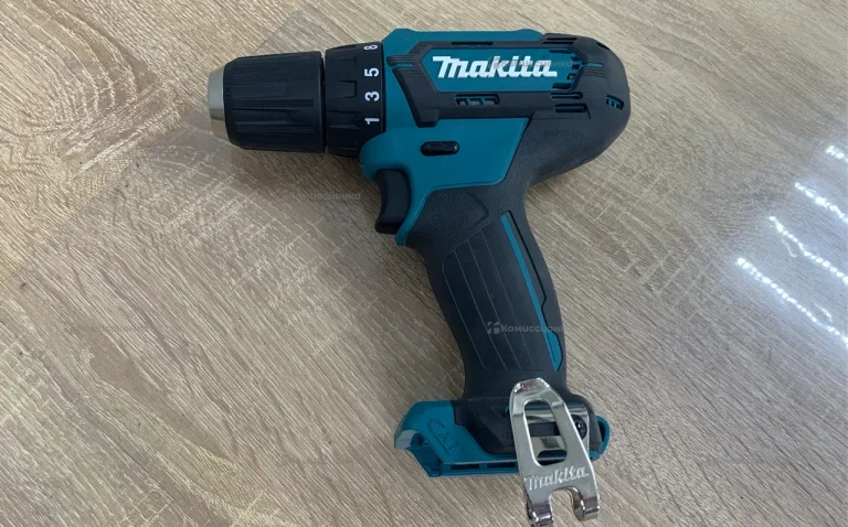 Дрель шуруповерт Makita DF333DZ