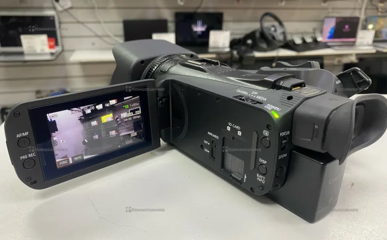 Профессиональная видеокамера Canon XA40