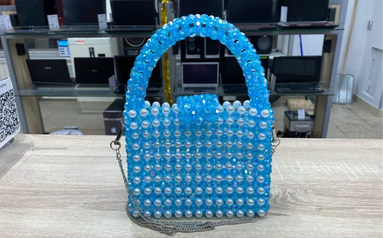 Сумка женская из бусин голубой жемчуг