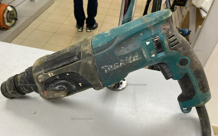 сетевой перфоратор Makita HR2470