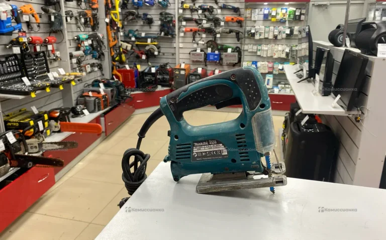 Электролобзик makita 4329