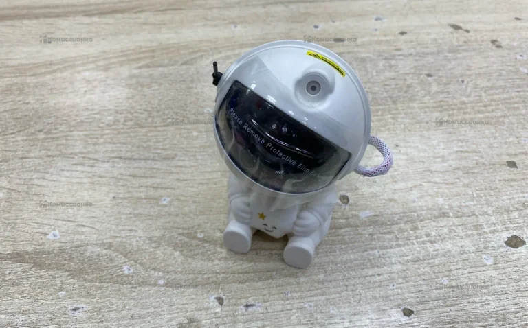 Ночник детский проектор Космонавт