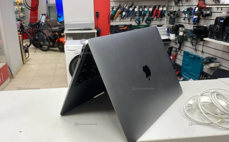 Ноутбук  MacBook Air (M1 2020)