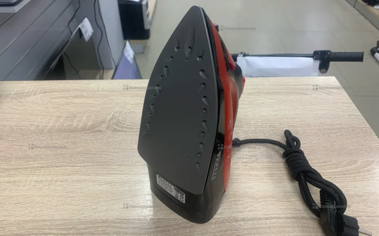 Утюг паровой Kelli KL-1639