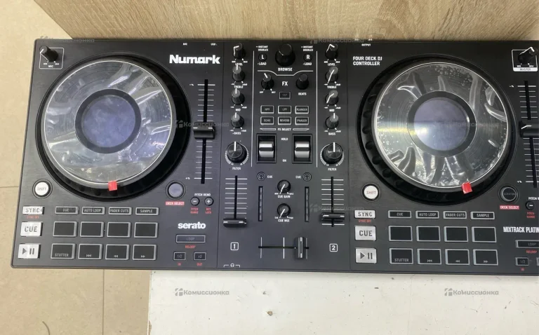 DJ контроллер Numark Mixtrack Platinum FX