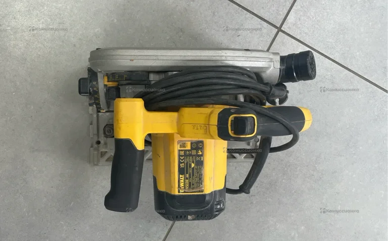 Пила дисковая DeWalt DWS520QS