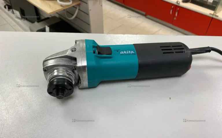 УШМ Makita с регулировкой скорости