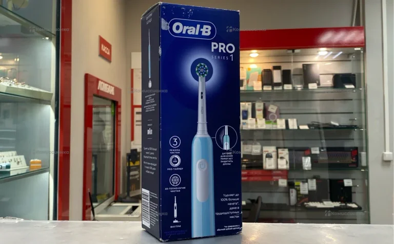 Электрическая зубная щетка Oral-B Pro 1