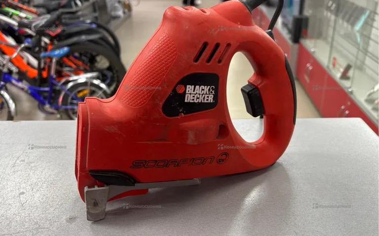 электропила Black&Decker KS890E