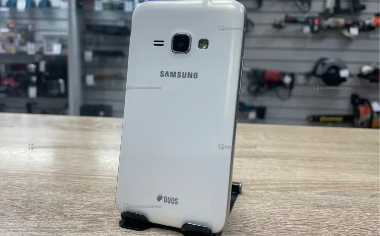 Samsung Galaxy J1 (2016) 1/8 ГБ