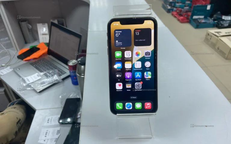 iPhone XR в корпусе 15 Pro 3/128GB