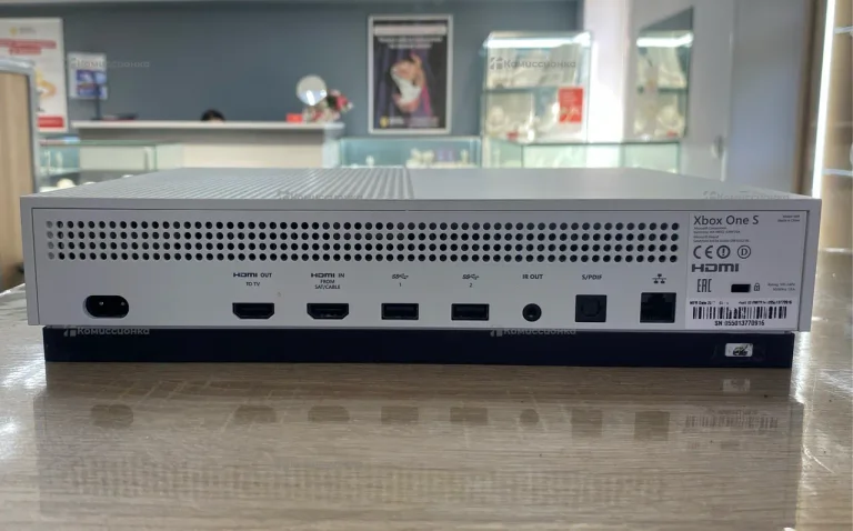 Приставка Xbox One S 500 ГБ