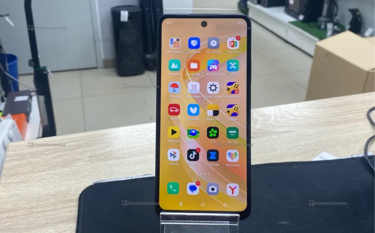 Infinix Smart 8 3/64 ГБ