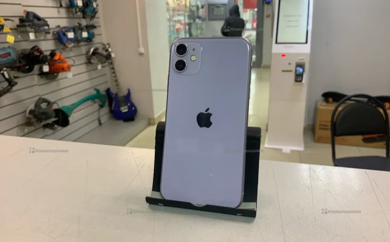 Apple iPhone 11 4/128 ГБ