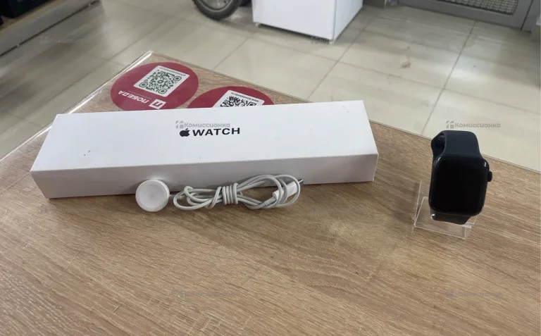 Часы  Apple Watch SE 2022