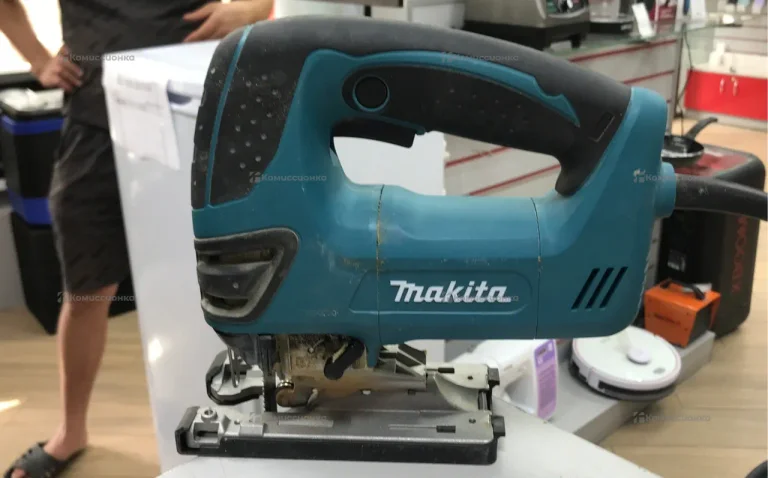 Электролобзик makita 4350FCT