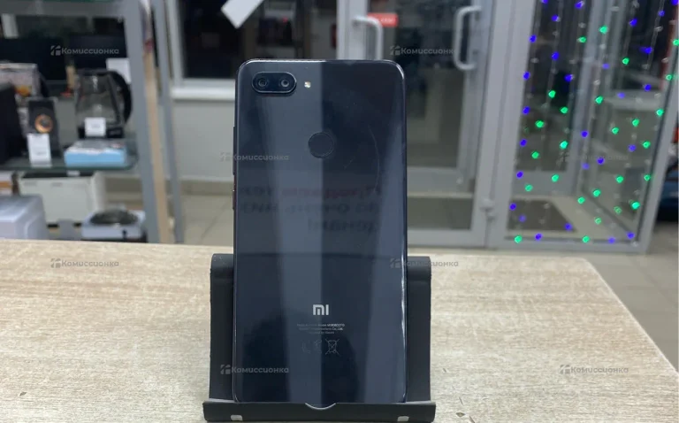 Xiaomi Mi 8 Lite 4/64 ГБ