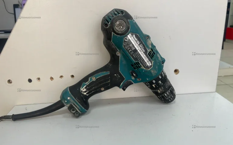 Сетевая дрель-шуруповерт Makita DF0300