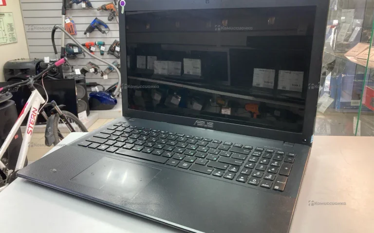 Ноутбук ASUS X552E