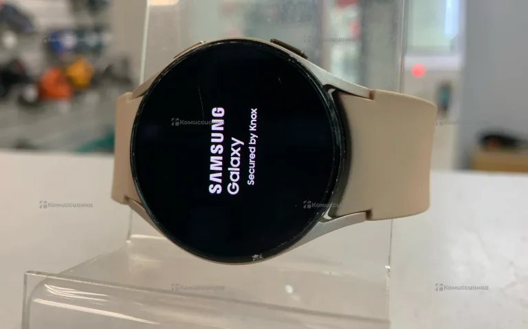 Часы  Samsung Watch 4