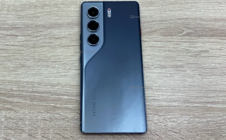 Tecno CAMON 40 Pro 5G 8/256 Гб