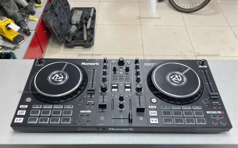 DJ контролер NUMARK MIXTRACK PRO FX