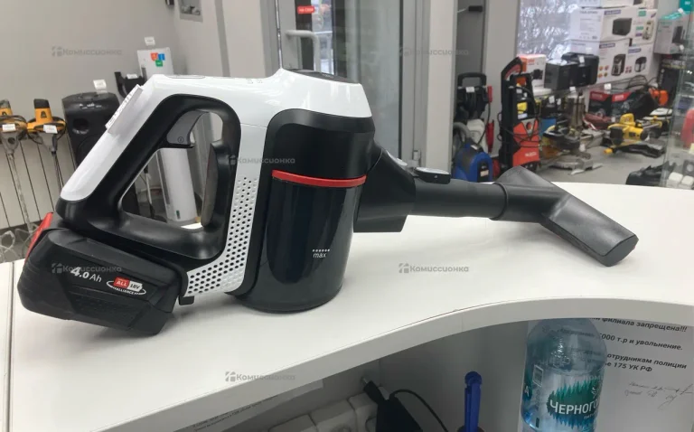 Пылесос вертикальный хендстик Bosch BCS611AM