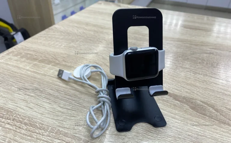 Часы  Apple Watch Series 3 38 mom