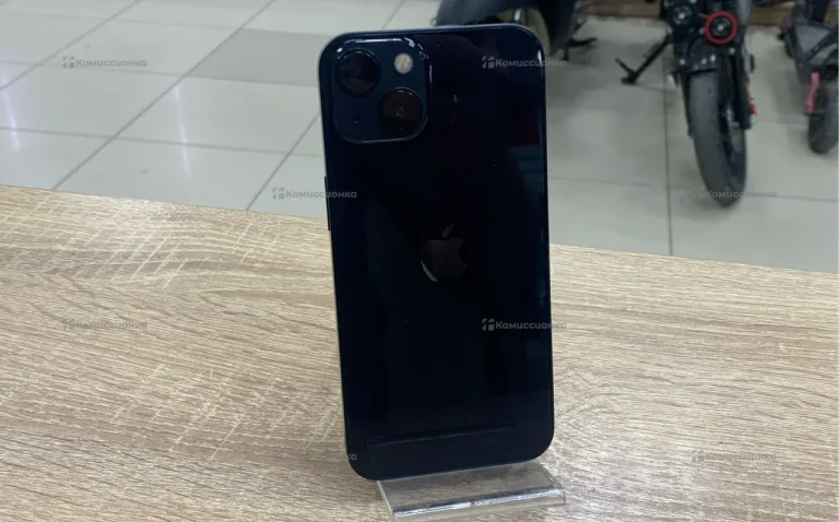 Apple iPhone 13 4/128 ГБ