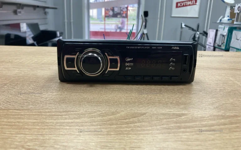 Автомагнитола  Aura amh 100w