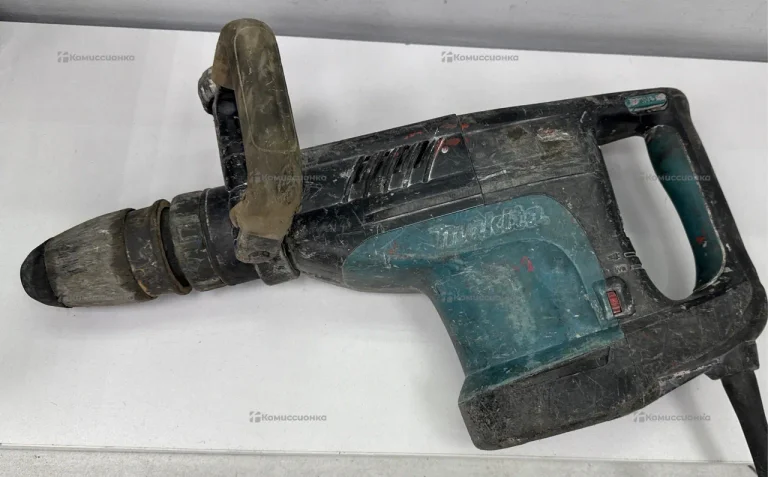 Отбойный молоток makita HM1203C