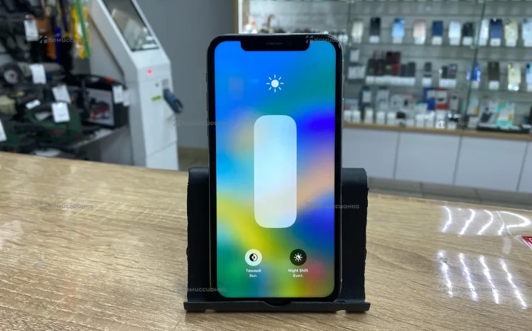 Apple iPhone X 3/64 ГБ