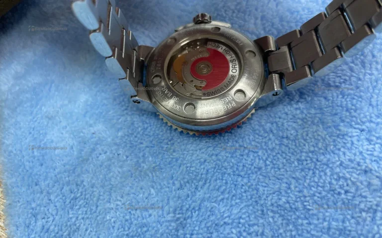 Часы Oris