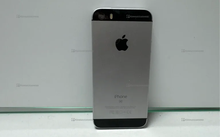 Apple iPhone SE 64Gb