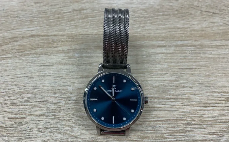 Часы  DANIEL KLEIN