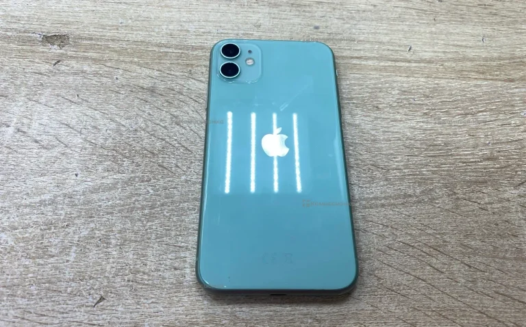 Apple iPhone 11 4/128 ГБ