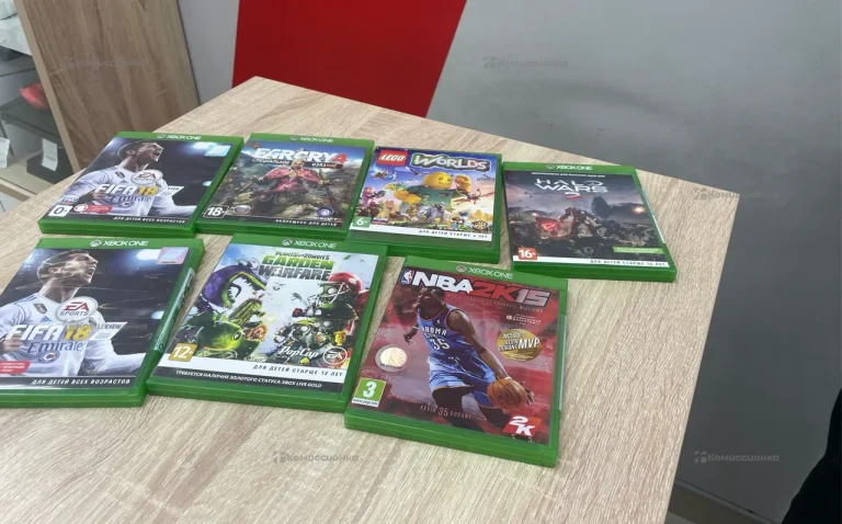 XBOX ONE 7 дисков fifa 18,Farcry4,Lego worlds,fifa18,halo wars2,Nba2k15,garden warfare