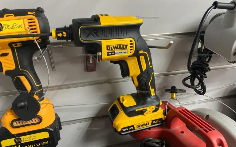 Ленточный шуруповерт Dewalt DCF 620 DCF6202