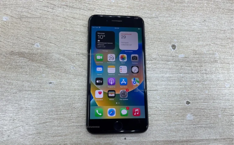 Apple iPhone 8 Plus 3/64 ГБ