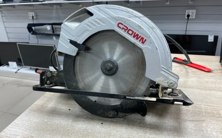 циркулярная пила crown ct15210-235
