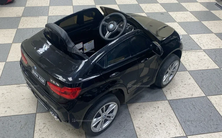 Авто на пульте BMW X6M