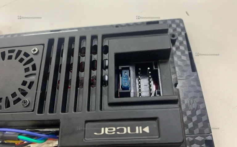 Автомагнитола  INCAR с дисплеем