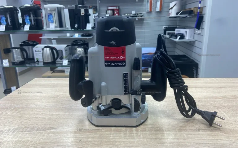 Фрезер Интерскол ФМ-32/1900Э