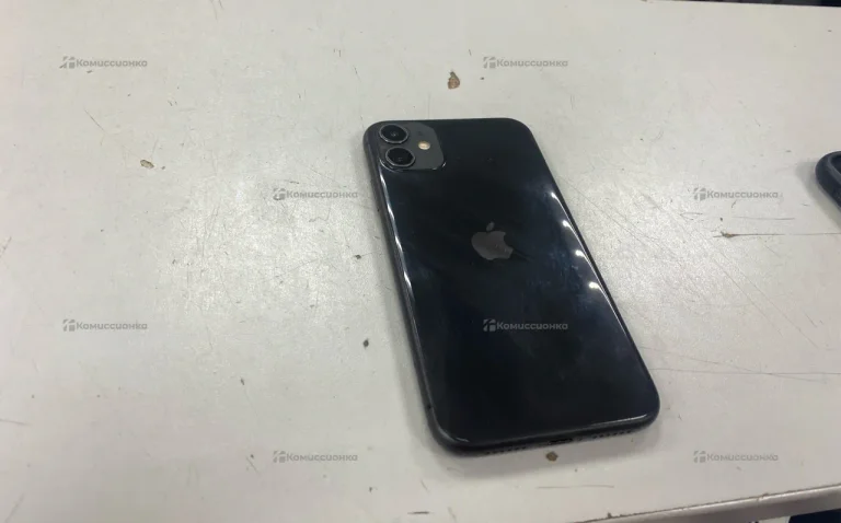 Apple iPhone 11 4/128 ГБ
