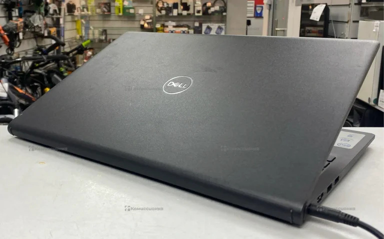 Ноутбук Dell Ispirion 3520