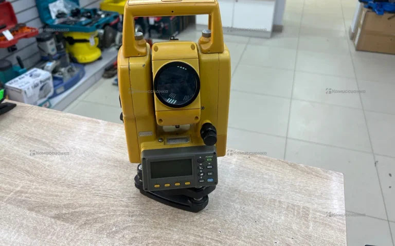 Тахеометр GTS-235