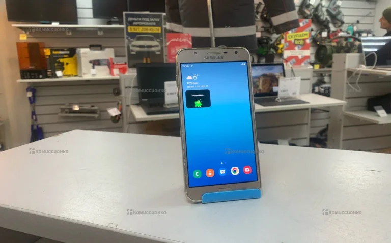 Samsung Galaxy J7 1.5/16 ГБ