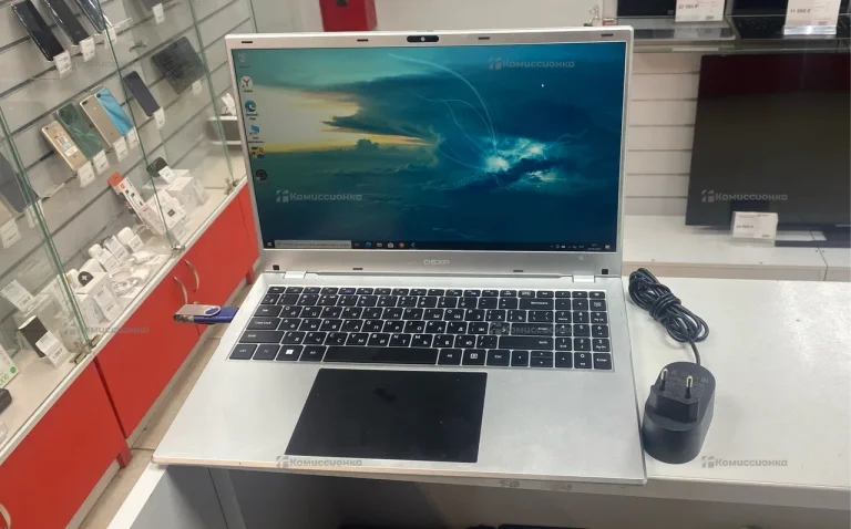 Ноутбук  dexp aquilon