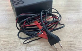 Купить Зарядное устройство для автомобиля 2500МА б/у , в Тольятти Цена:790рублей