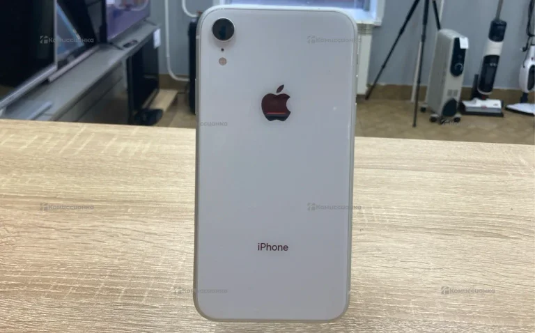 Apple iPhone XR 64ГБ